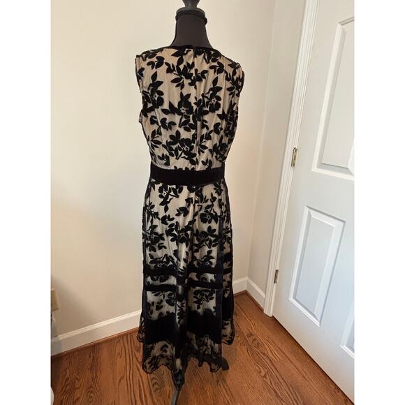 Taylor Flocked Velvet Illusion Dress - Picture 6 of 8